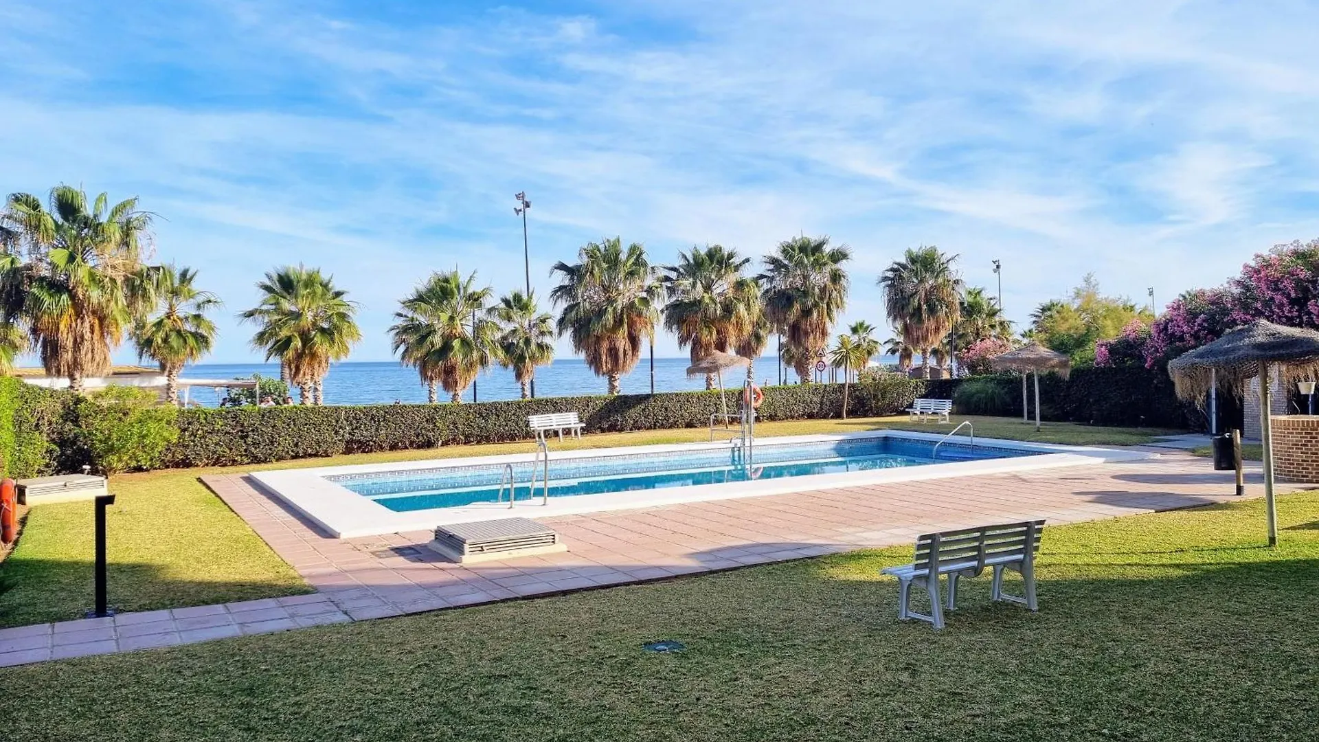 Las Antillas III Front Sea View Pool Фуэнхирола